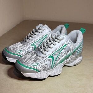 Steve Madden Speedster-e Green and Silver Women's Athletic Sneakers Sz 8.5M